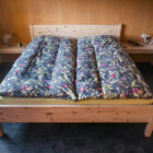 Bett aus Zirbenholz